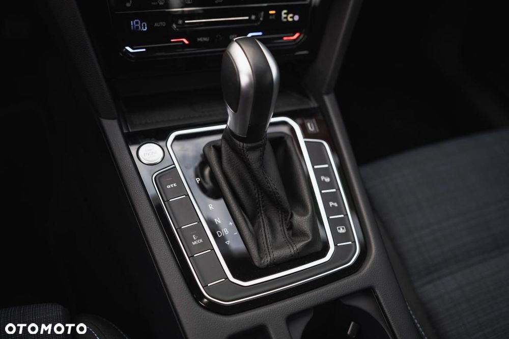 Volkswagen Passat - 18