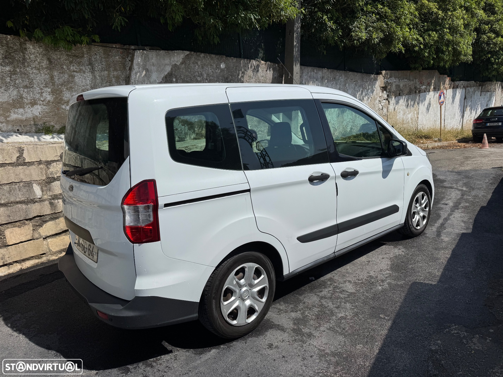 Ford Tourneo Courier 1.5 TDCi Ambiente - 8