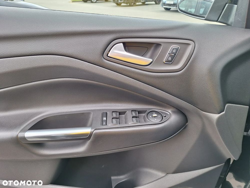 Ford Kuga - 16