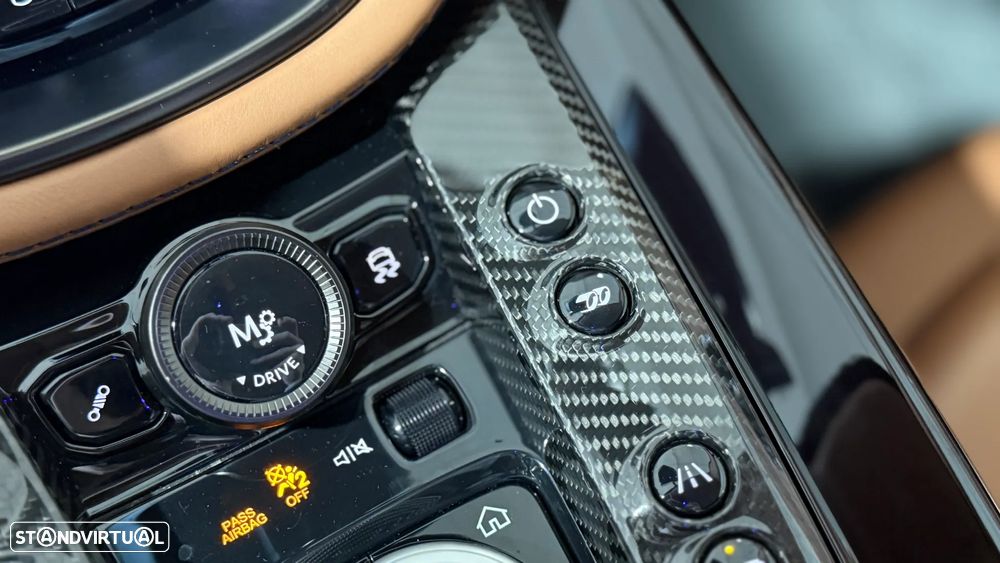 Aston Martin DBX 707 - 32