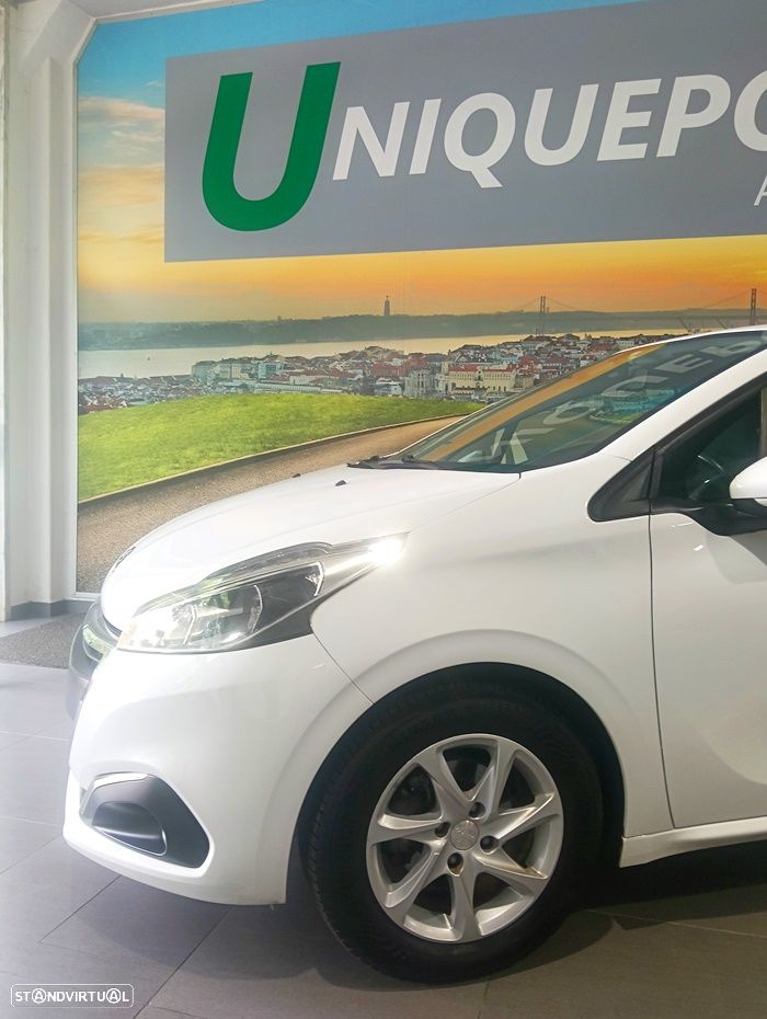 Peugeot 208 1.2 PureTech Style - 12