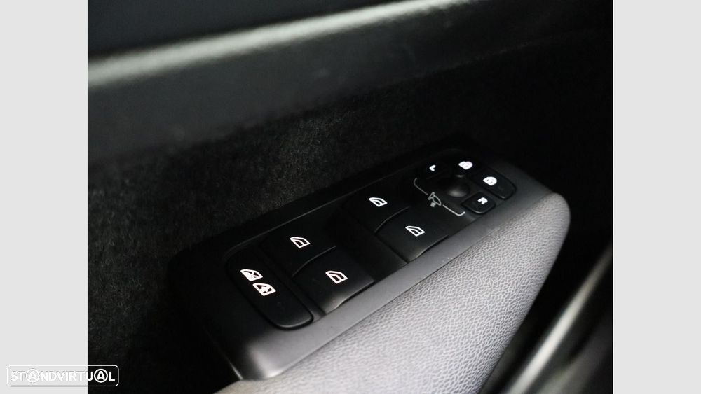 Volvo XC 40 1.5 T4 PHEV Core - 18