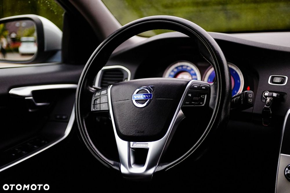 Volvo V60 D4 Geartronic RDesign - 19