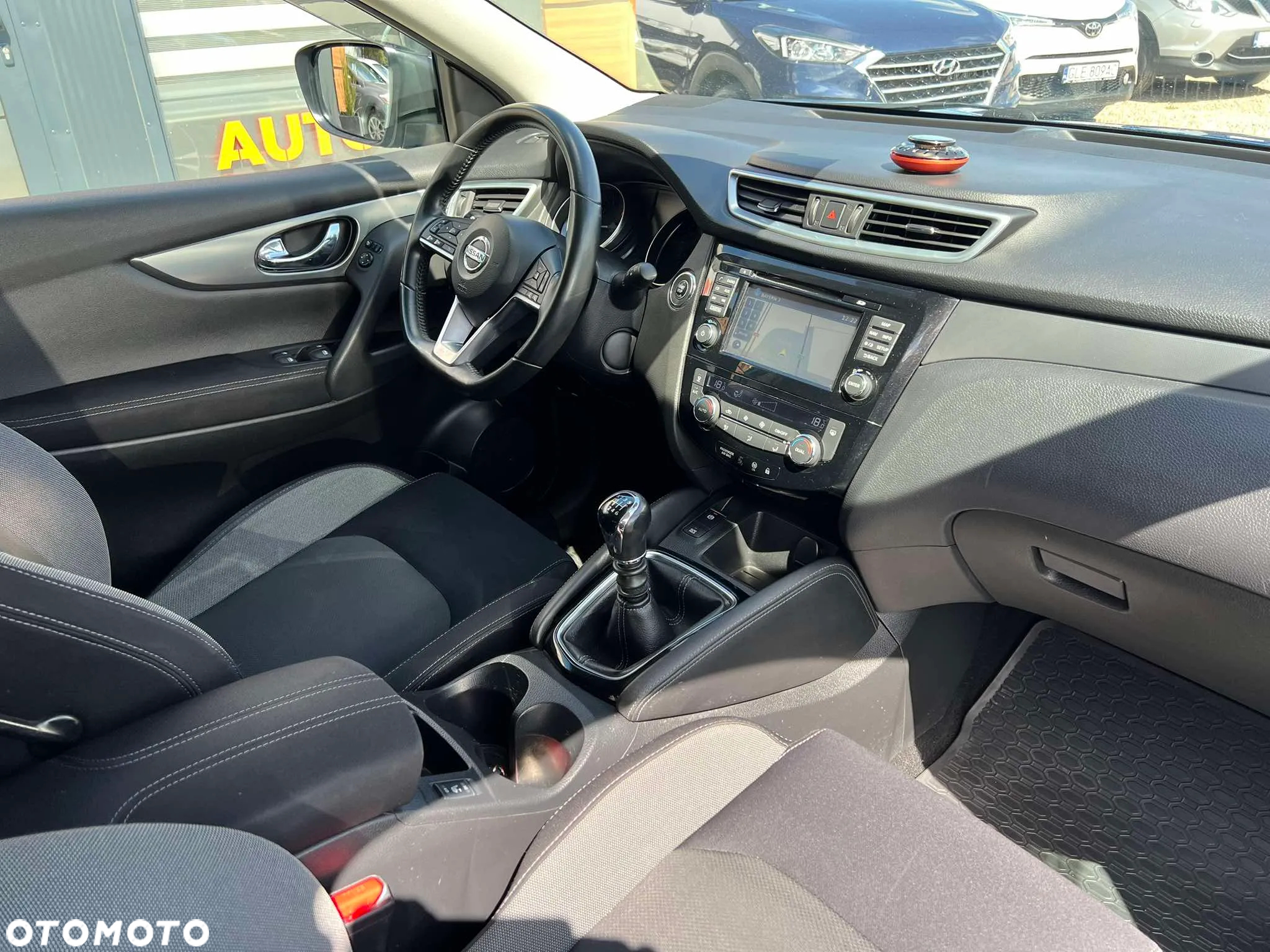 Nissan Qashqai 1.2 DIG-T N-Vision - 13