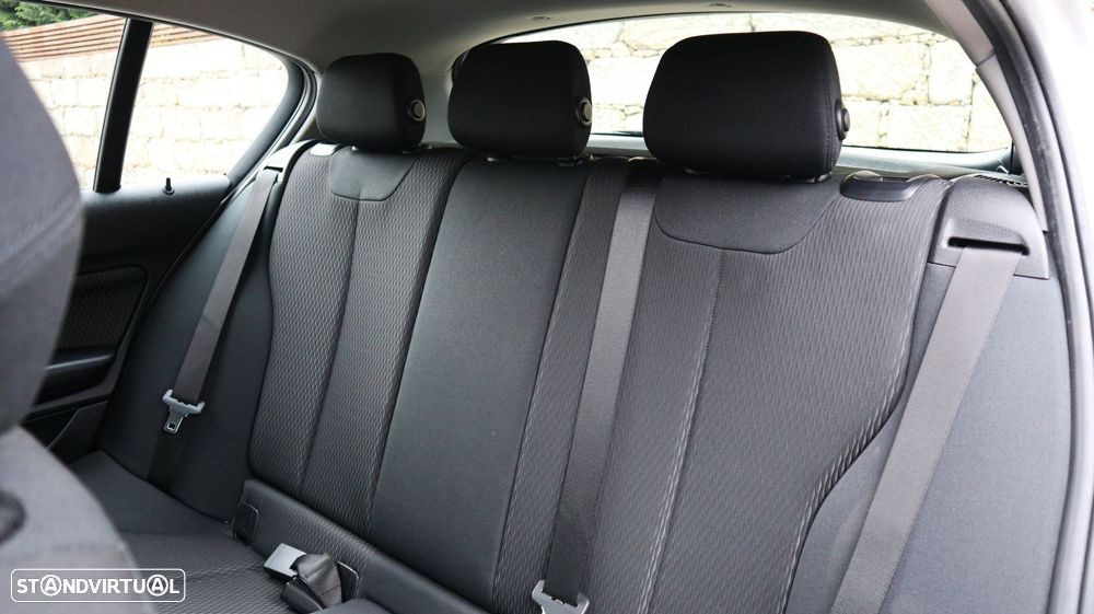 BMW 116 d EDynamics Advantage - 37