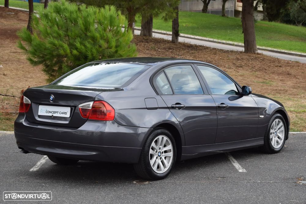 BMW 318 d Exclusive - 3