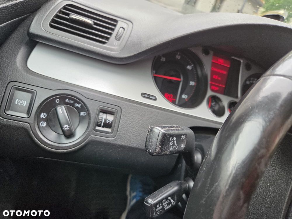 Volkswagen Passat 2.0 TDI 4Motion Highline - 5