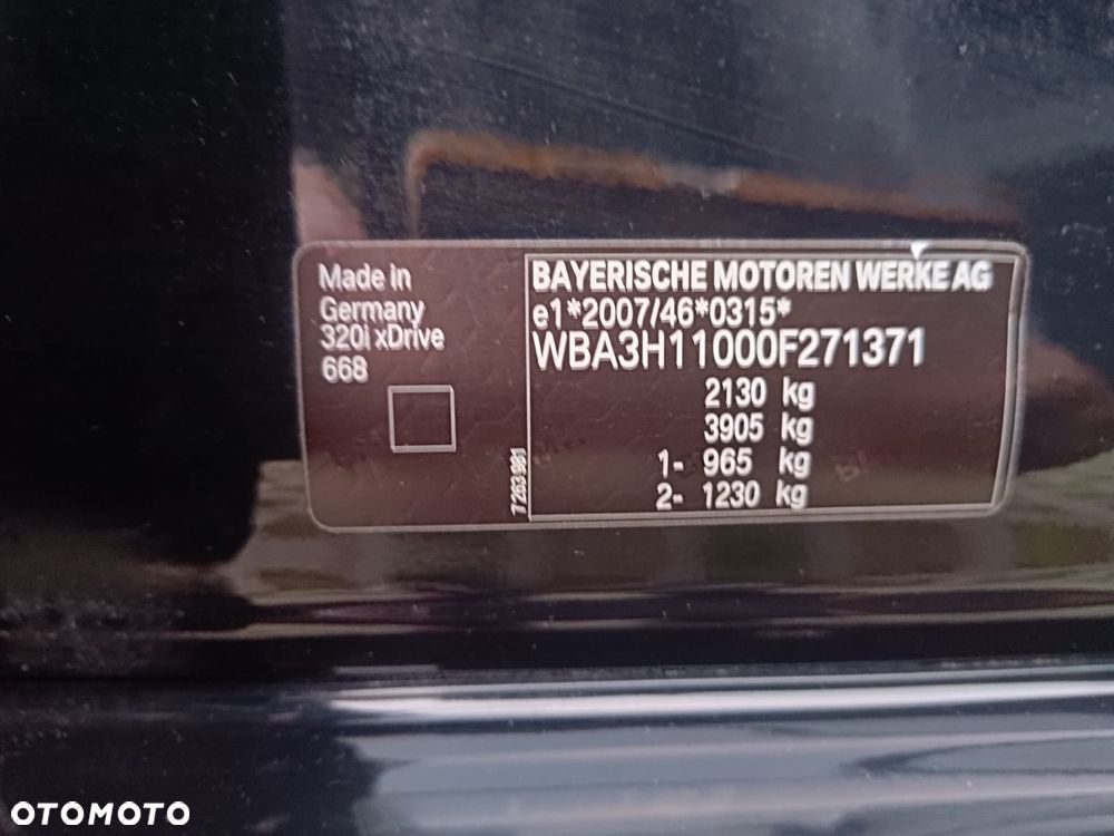 BMW Seria 3 320i xDrive Sport Line - 28