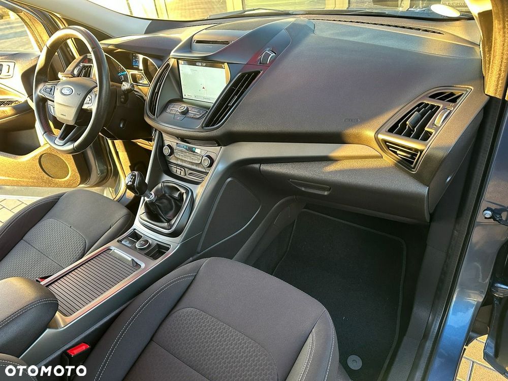 Ford Kuga 1.5 EcoBoost 2x4 Trend - 16