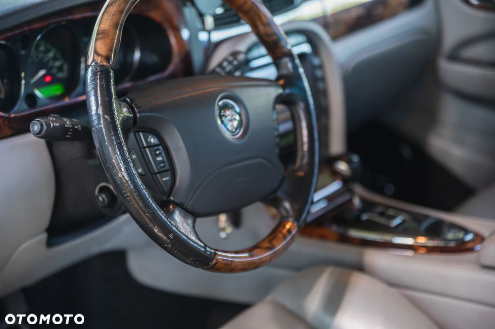 Jaguar XJR 4.2 - 16