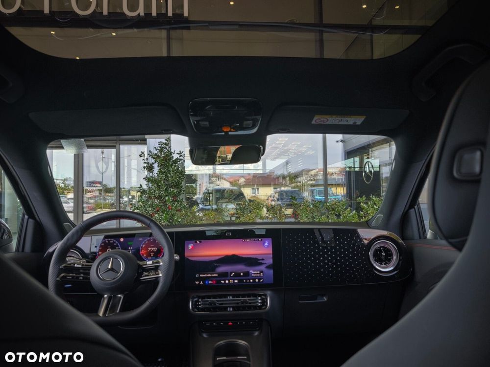 Mercedes-Benz GLB - 17