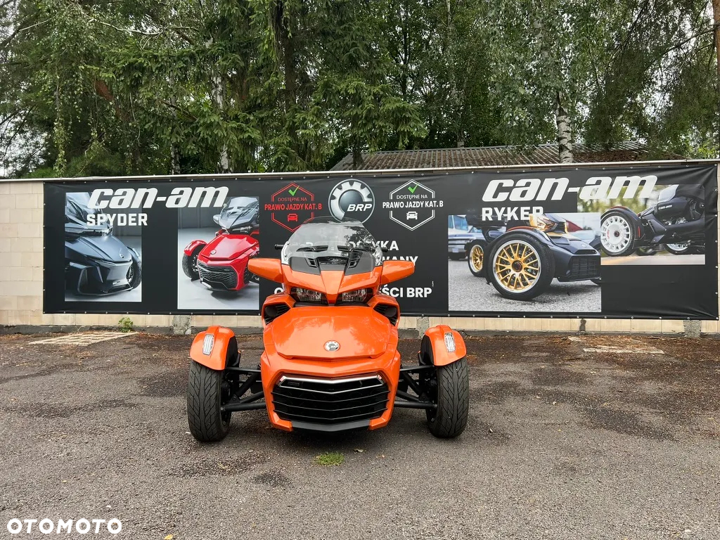 Can-Am Spyder - 2