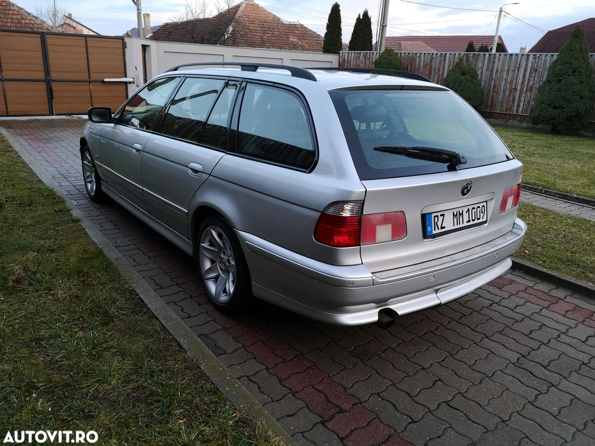 BMW Seria 5 530i Touring - 21