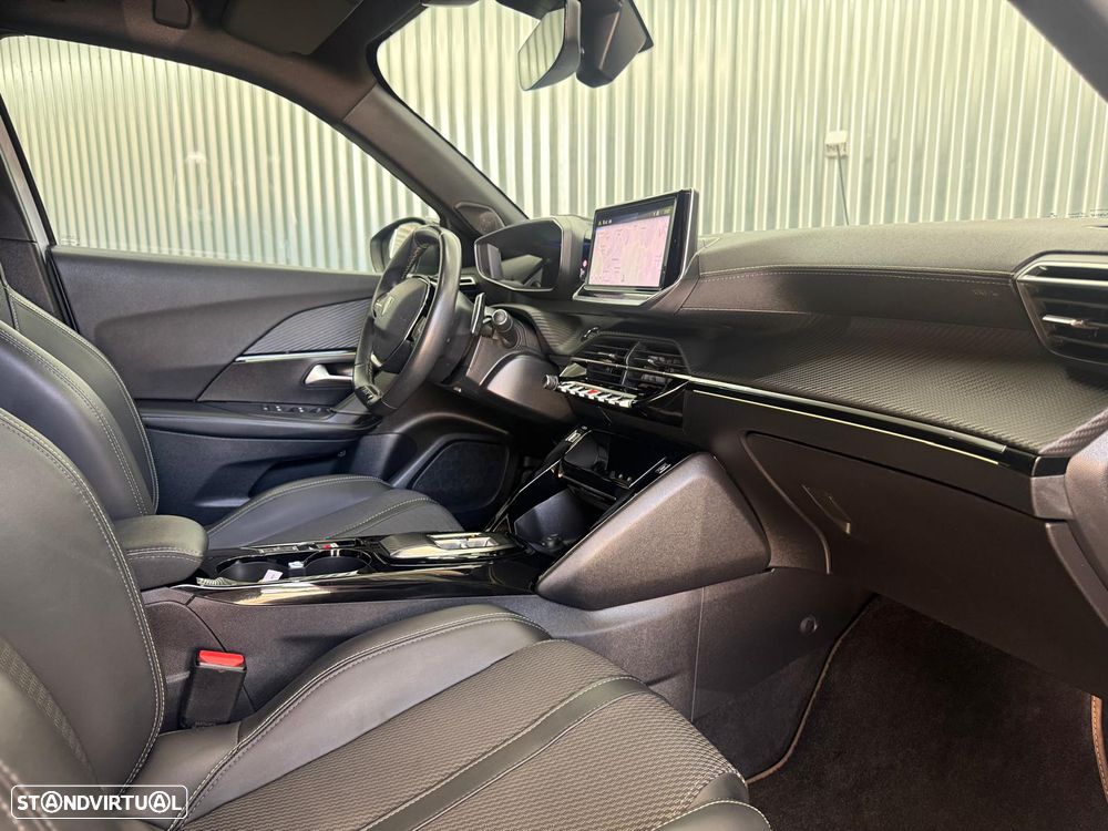 Peugeot 2008 1.2 PureTech GT EAT8 - 28