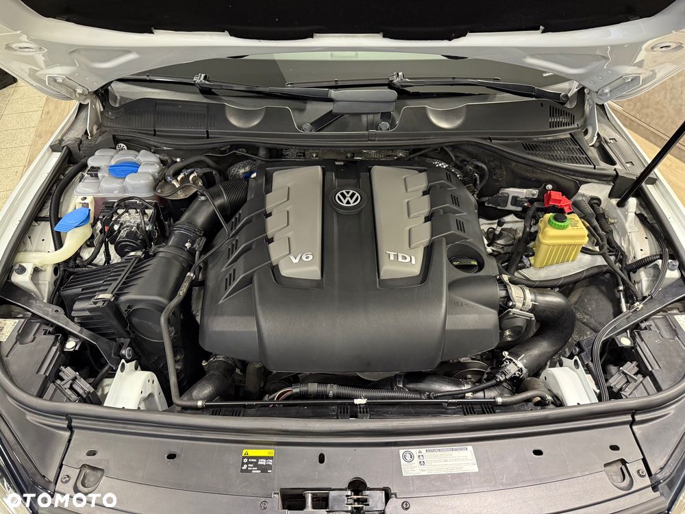 Volkswagen Touareg 3.0 V6 TDI SCR Blue Motion DPF Automatik Terrain Tech Executive Edition - 18