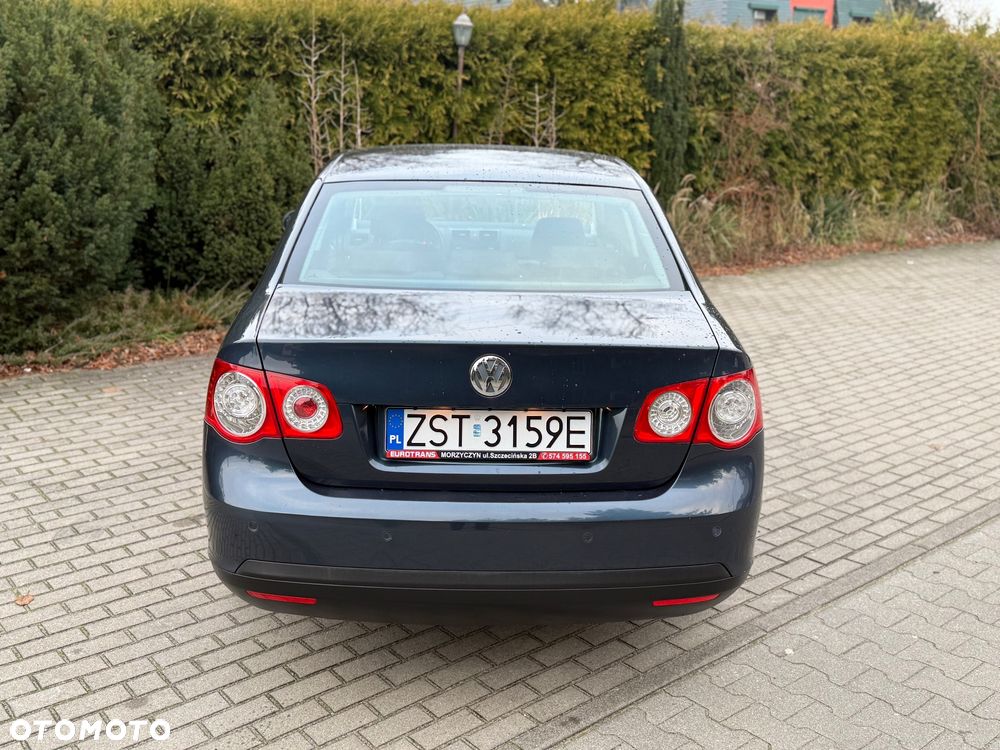 Volkswagen Jetta 1.6 Comfortline - 5