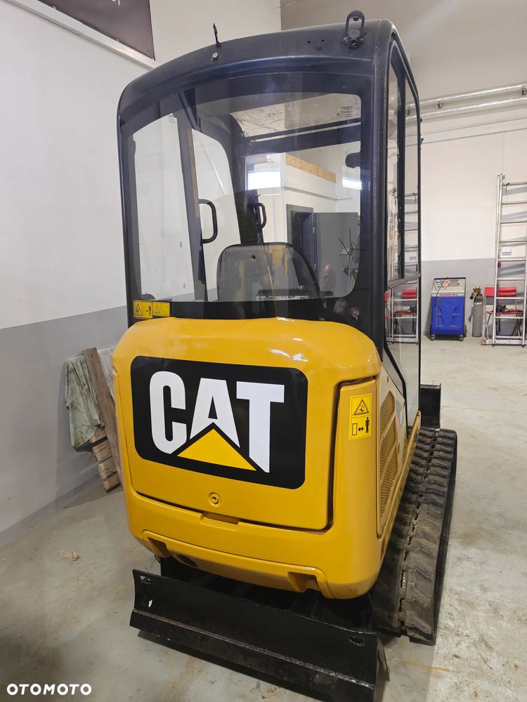 Caterpillar 301.7D - 8