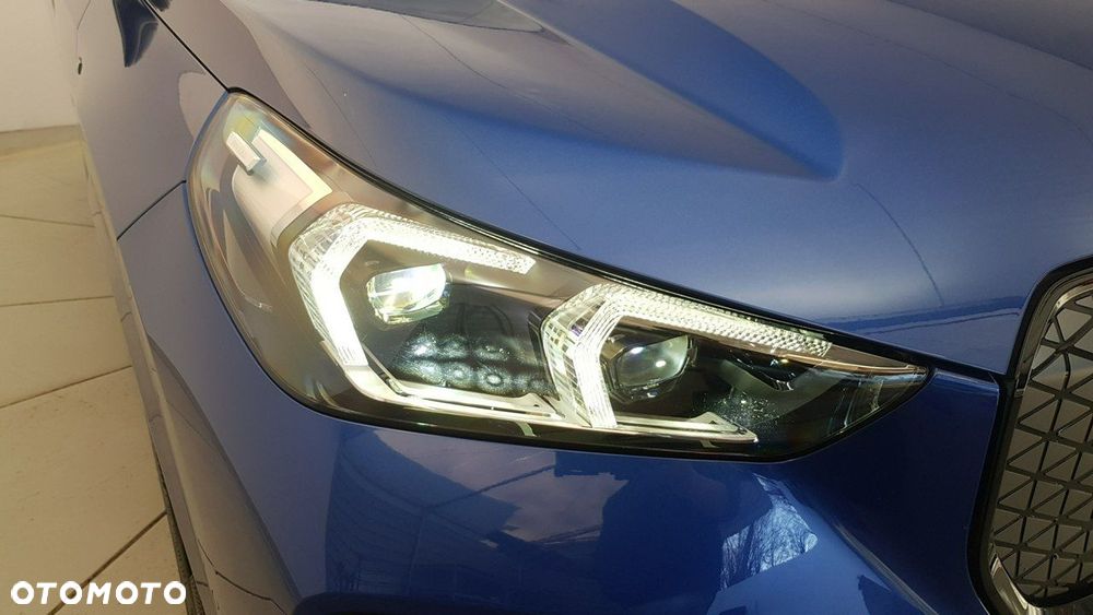 BMW iX1 - 11