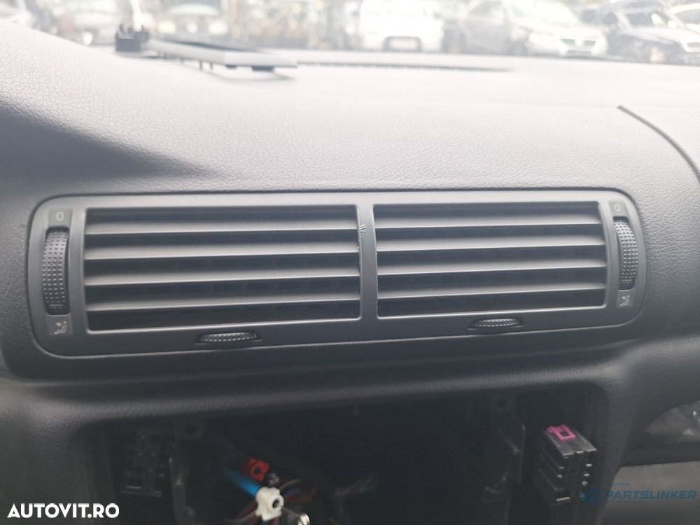 Grilă de ventilație bord centrală VOLKSWAGEN PASSAT 3B3 2000 1.9 TDI AWX 96KW|130HP 2000 - 1