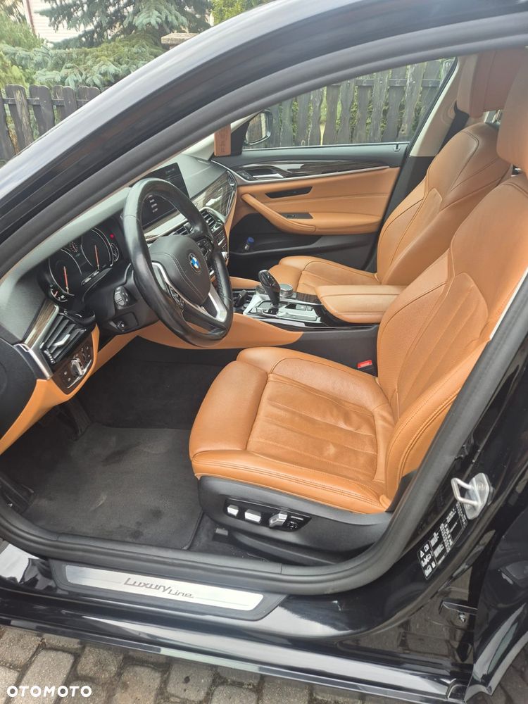 BMW Seria 5 530i xDrive Luxury Line - 10