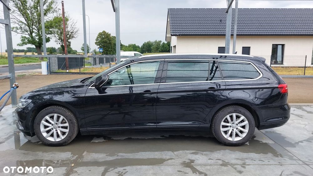Volkswagen Passat - 2