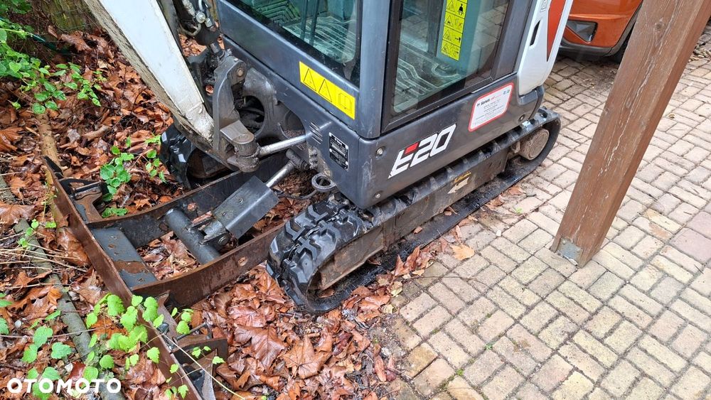 Bobcat E20 - 21