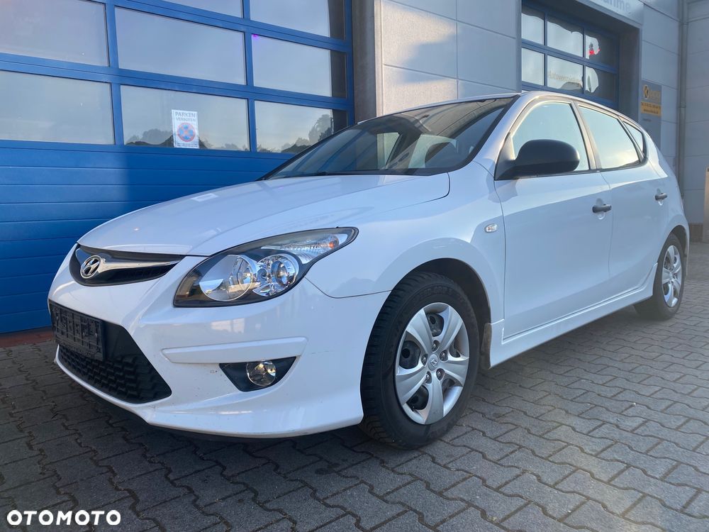 Hyundai i30 1.4 Base + World Cup - 1