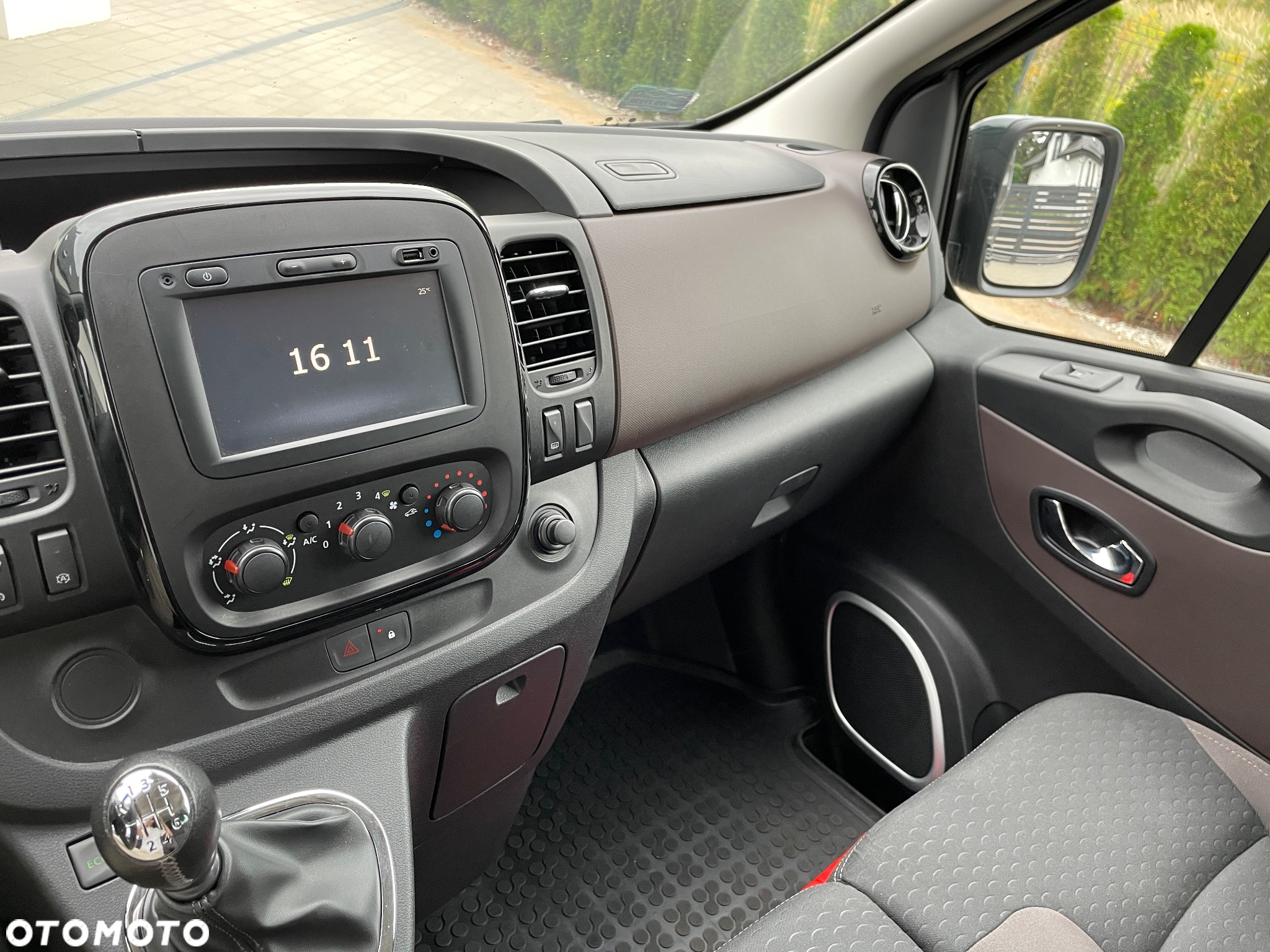 Renault Trafic - 18