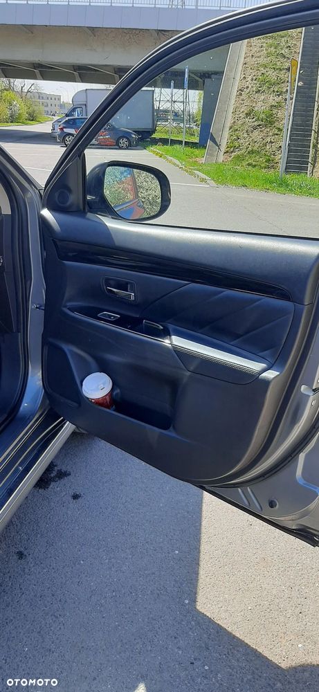 Mitsubishi Outlander 2.0 4WD Plus - 21