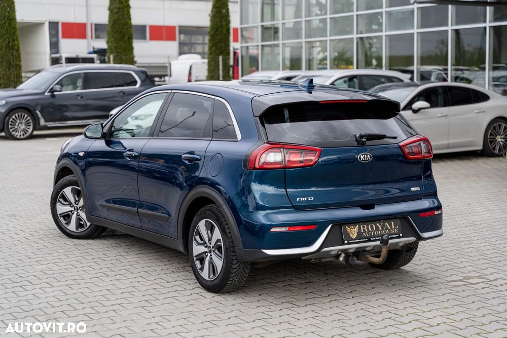 Kia Niro 1.6 GDI 2WD Aut. Spirit - 4