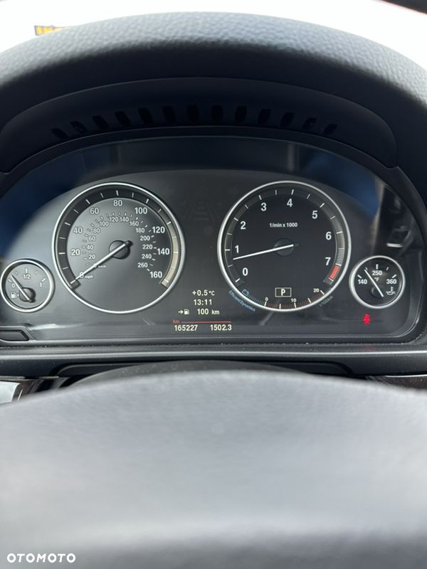 BMW Seria 5 528i xDrive - 7