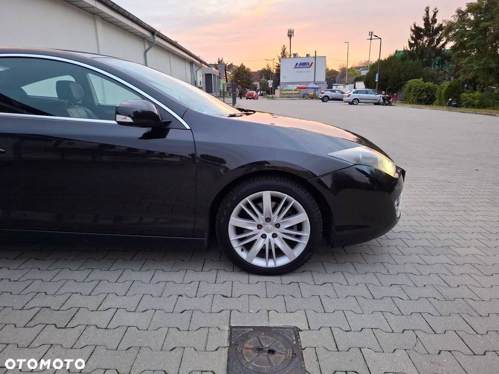 Renault Laguna dCi 180 FAP GT - 8