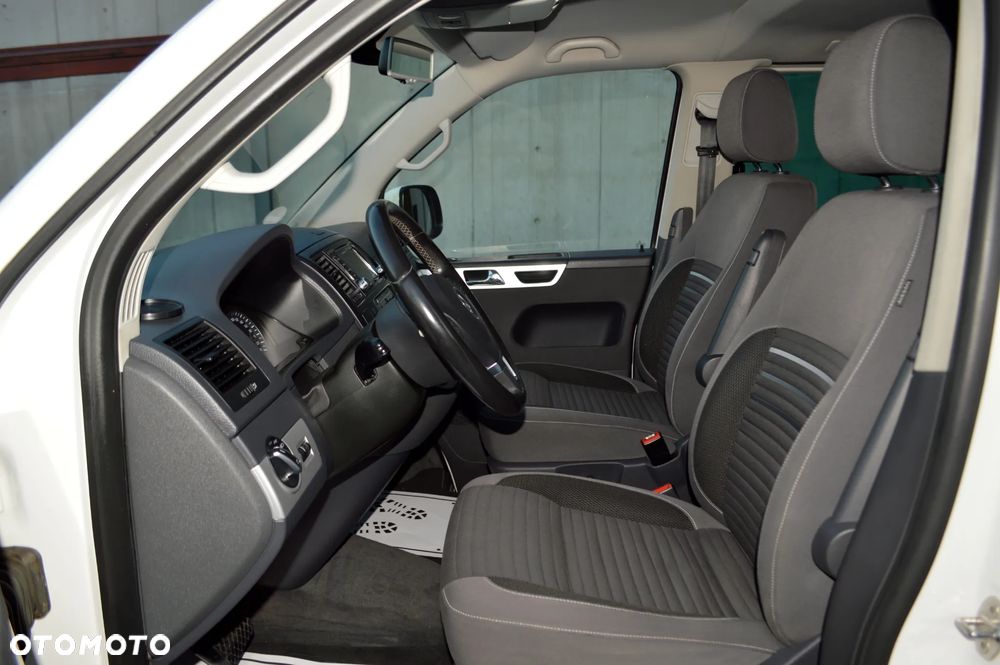 Volkswagen Multivan - 9