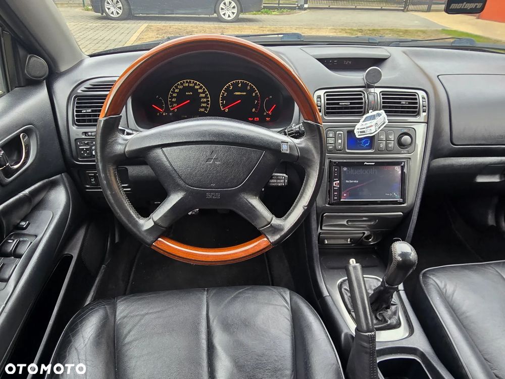 Mitsubishi Galant - 6