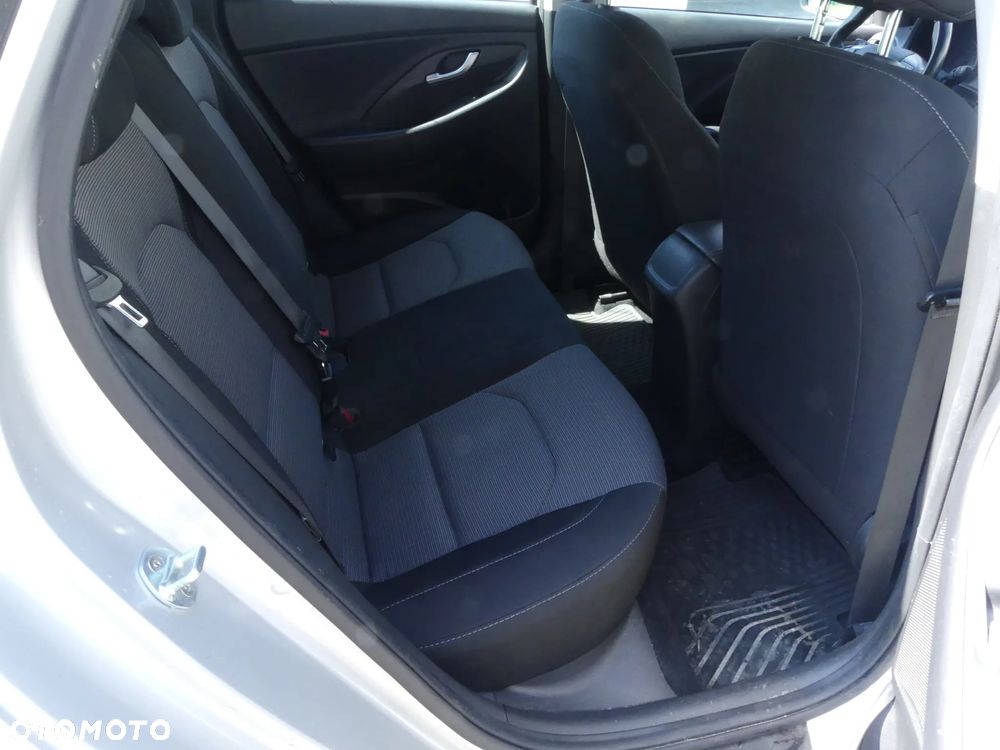 Hyundai i30 1.4 Comfort - 22