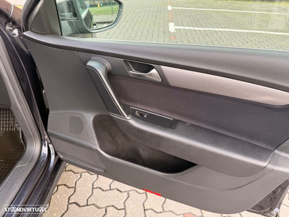 VW Passat Variant 2.0 TDi Comfortline - 17