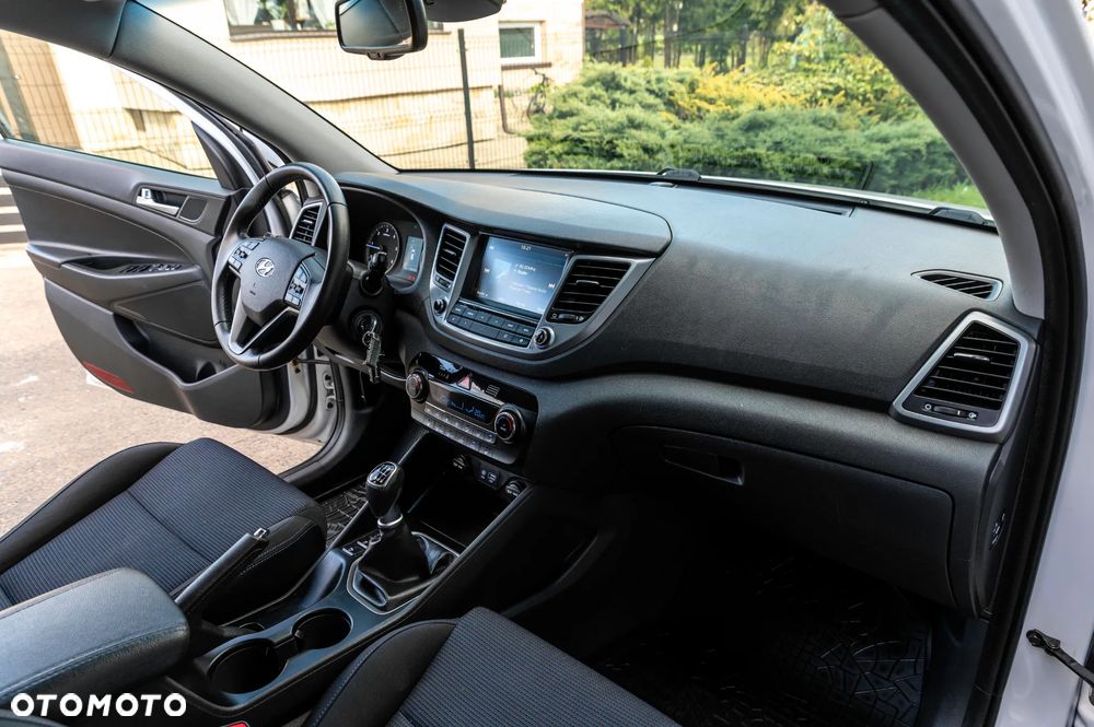 Hyundai Tucson blue 1.7 CRDi 2WD Style - 26