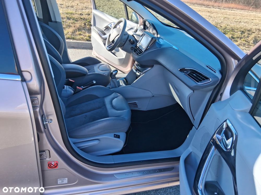 Peugeot 208 e-HDi 92 Stop&Start Style - 23