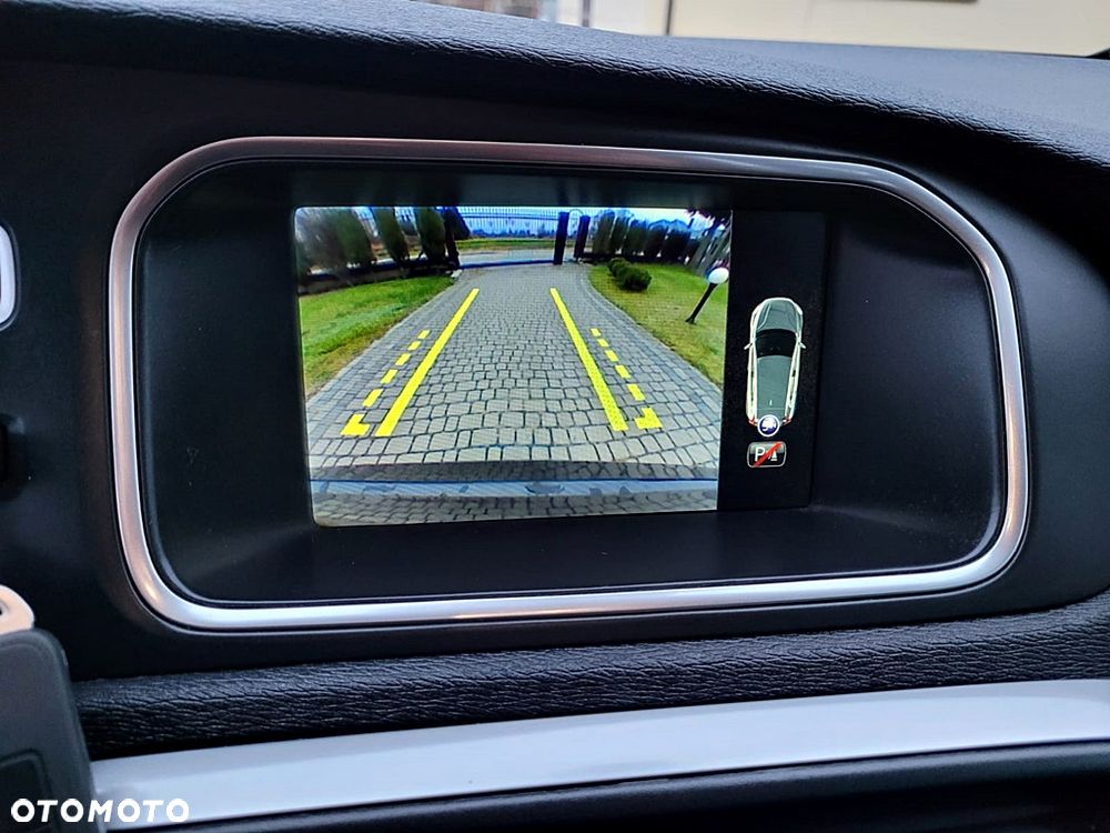 Volvo V40 T2 Momentum - 23