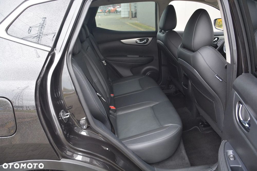 Nissan Qashqai 1.3 DIG-T TEKNA - 12