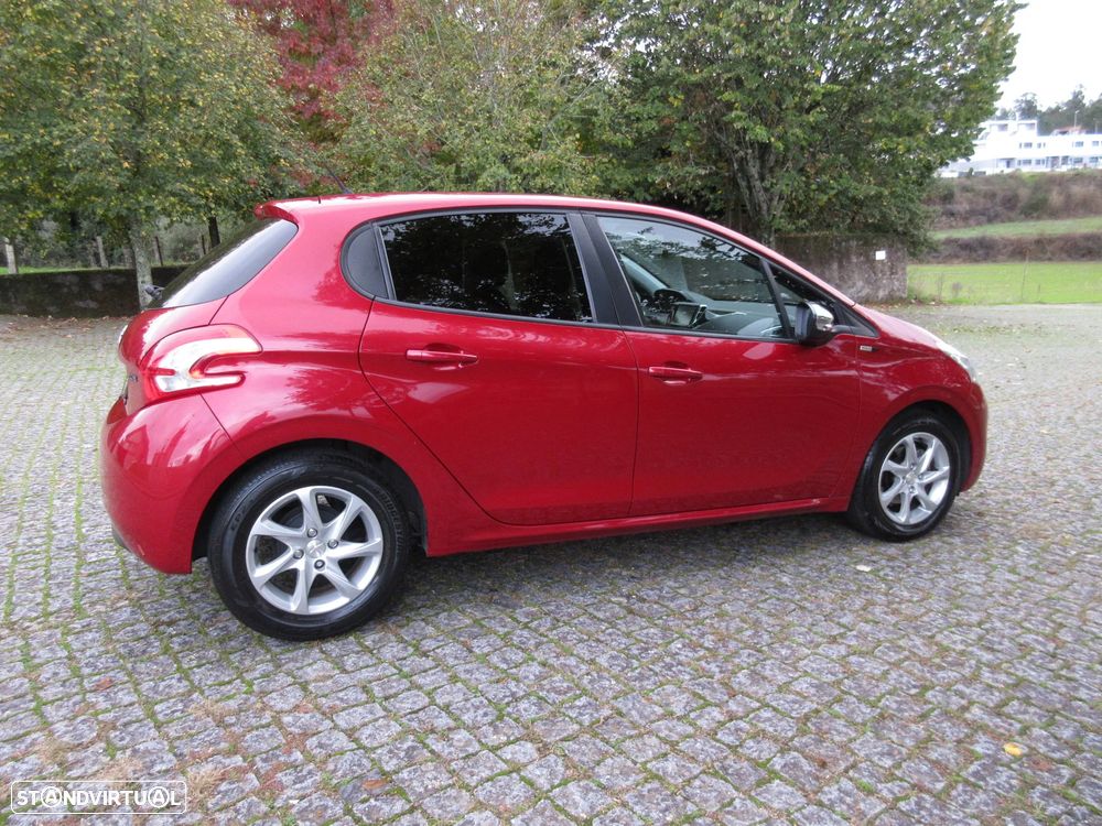 Peugeot 208 1.2 VTi SE Style - 9