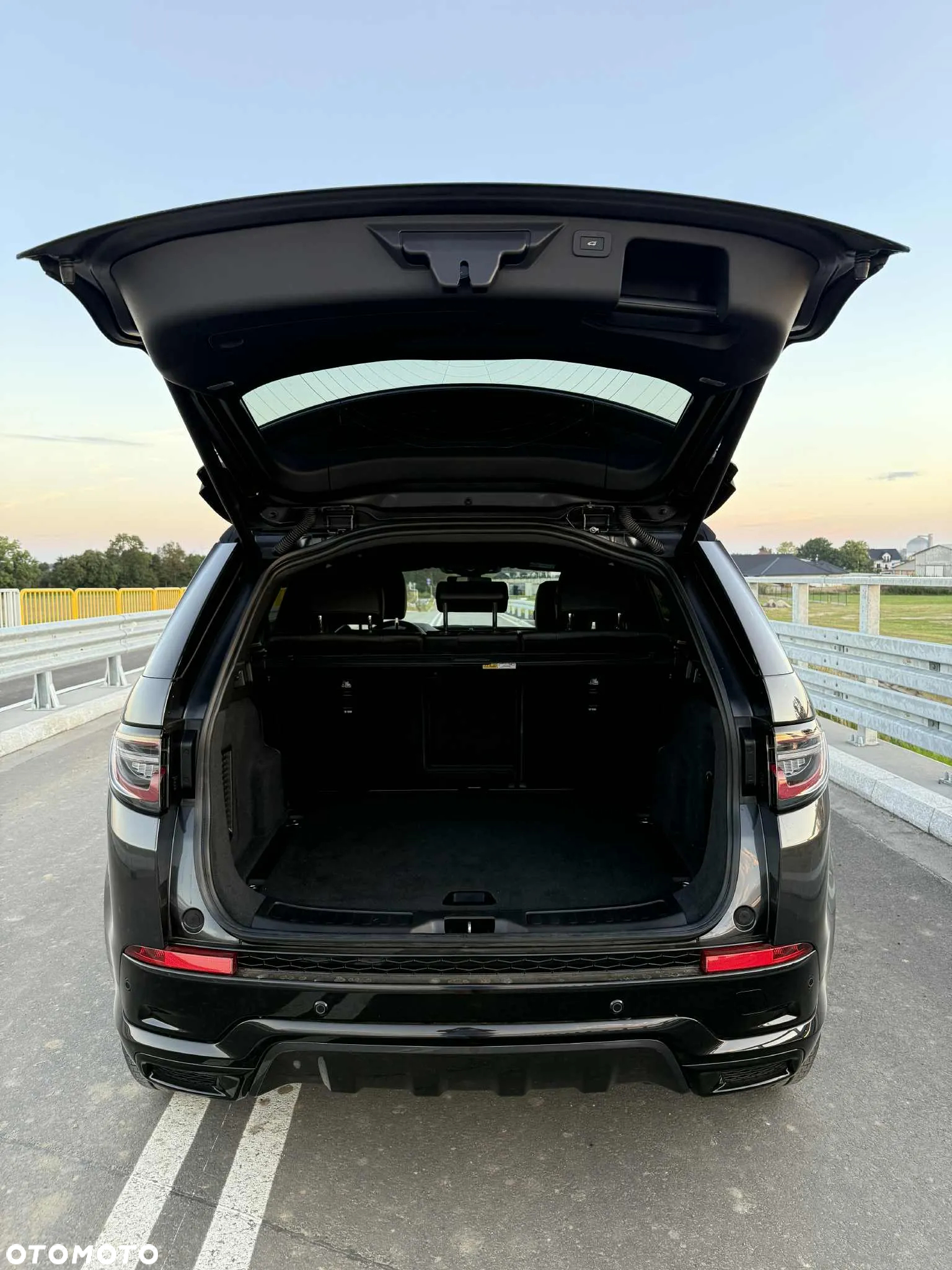 Land Rover Discovery Sport 2.0 D150 R-Dynamic S - 13