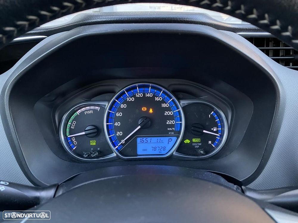 Toyota Yaris 1.5 HSD Active - 24