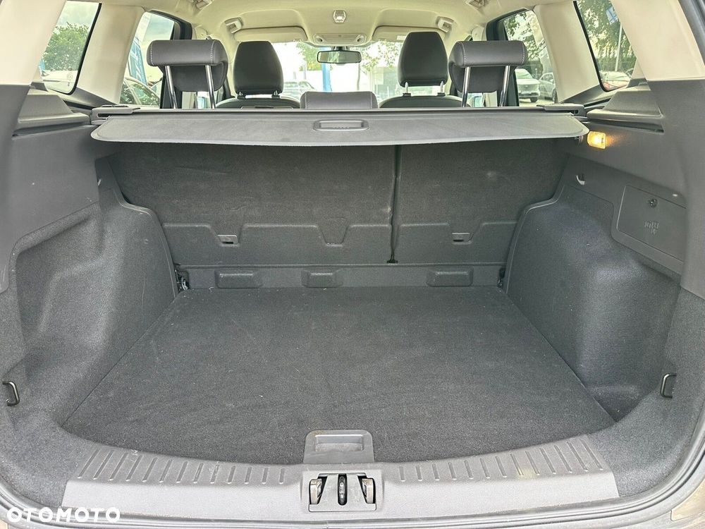 Ford Kuga - 12