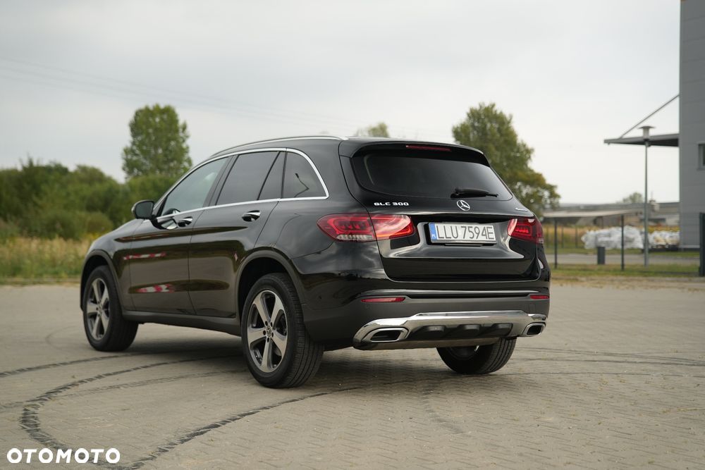 Mercedes-Benz GLC 300 4Matic 9G-TRONIC Exclusive - 5