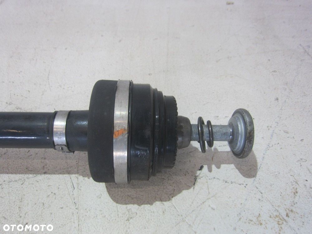 BMW X3 G01 3.0iX PÓŁOŚ TYLNA PRAWA PRAWY TYŁ 7953546 8679940 33207953546 - 2