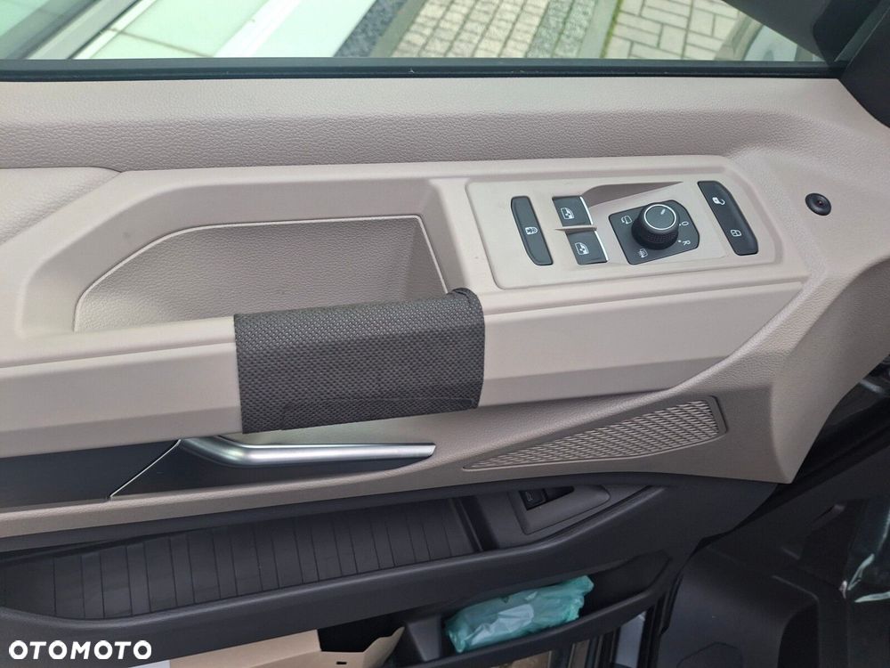 Volkswagen Multivan - 14