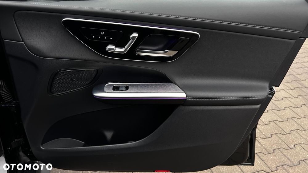 Mercedes-Benz GLC - 25