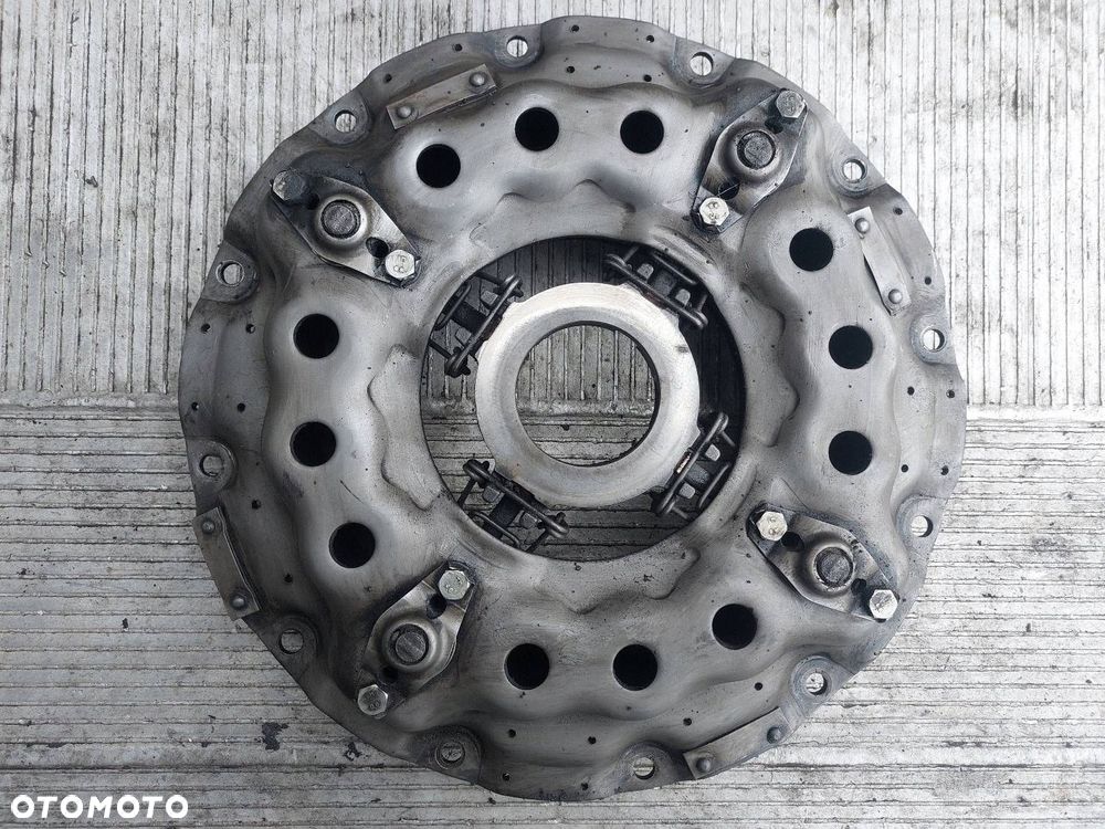 DOCISK SPRZĘGŁA + ŁOŻYSKO OPOROWE KAMAZ 5320 I 11.0 V8 - 3