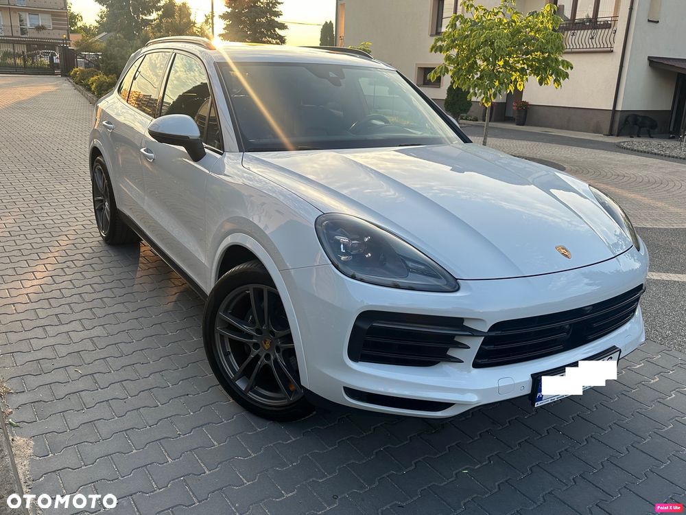 Porsche Cayenne - 1
